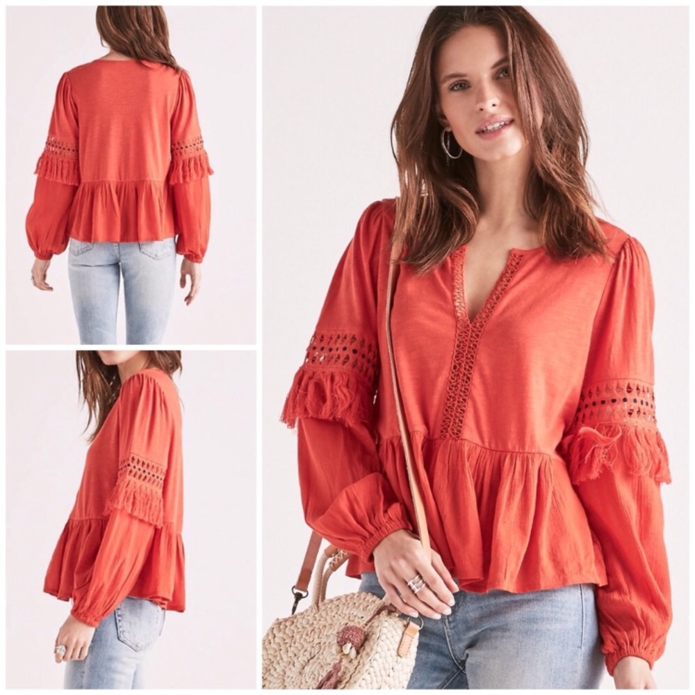 🍀Lucky Brand Cutout Fringed Sleeve Peasant Top